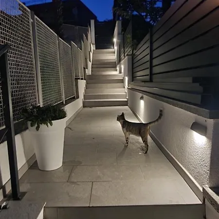 Private Fenced Garden With Bbq Area Only Minutes From The Beach - Urban Secret Kantrida Rijeka Exterior photo