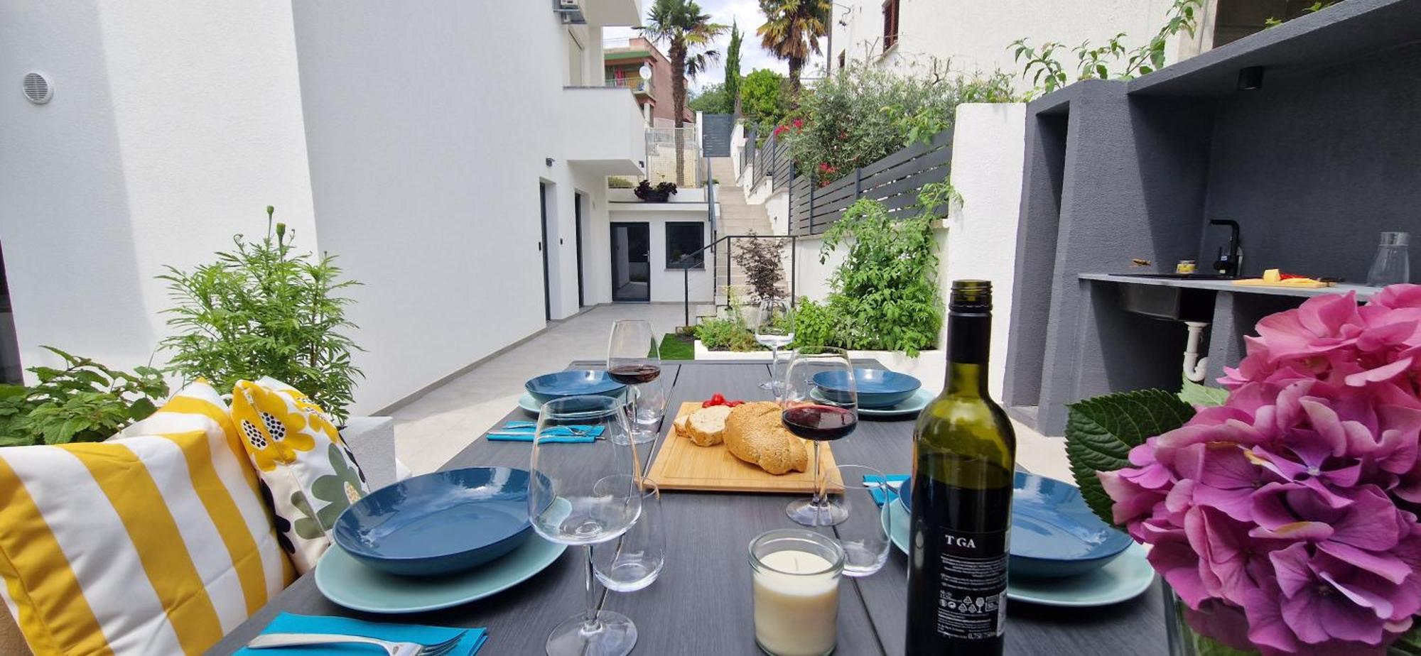 Private Fenced Garden With Bbq Area Minutes From The - Urban Secret Kantrida