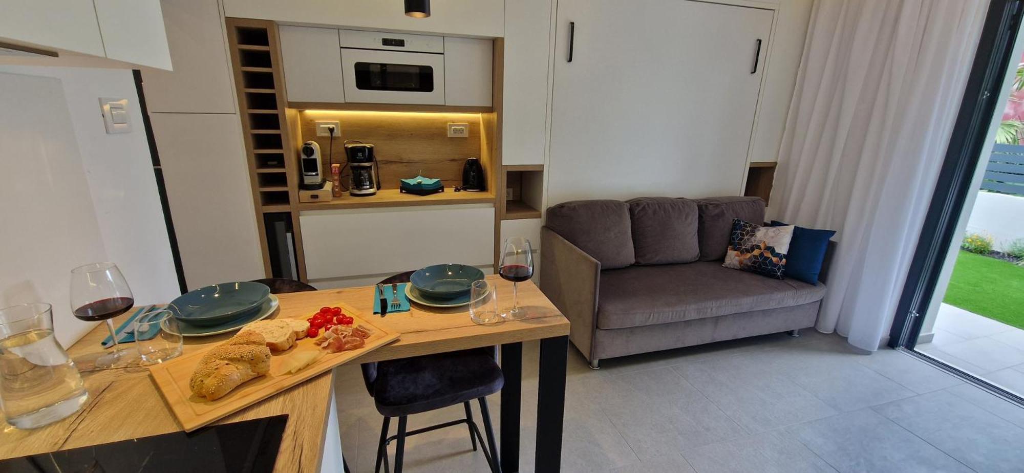 Apartment Private Fenced Garden With Bbq Area Only Minutes From The - Urban Secret Kantrida