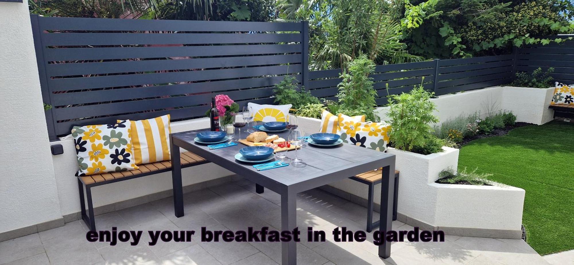 Private Fenced Garden With Bbq Area Only Minutes From The - Urban Secret Kantrida *